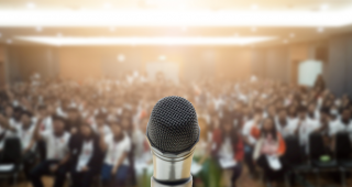 how to master public speaking tips from world famous speakers